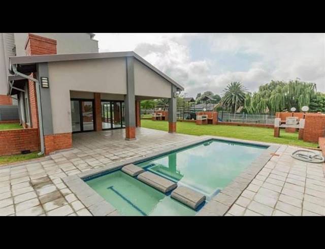 2 BEDROOM APARTMENT FOR SALE IN SEBENZA